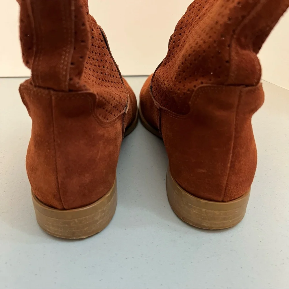 Sundance Suede Leather Booties Sz 38 or 7.5